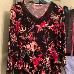 Susan Graver Liquid Knit Black Floral Top! 2X